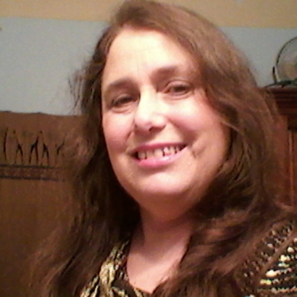 Meet your Posher, Deboriah - Picture 2 of 4